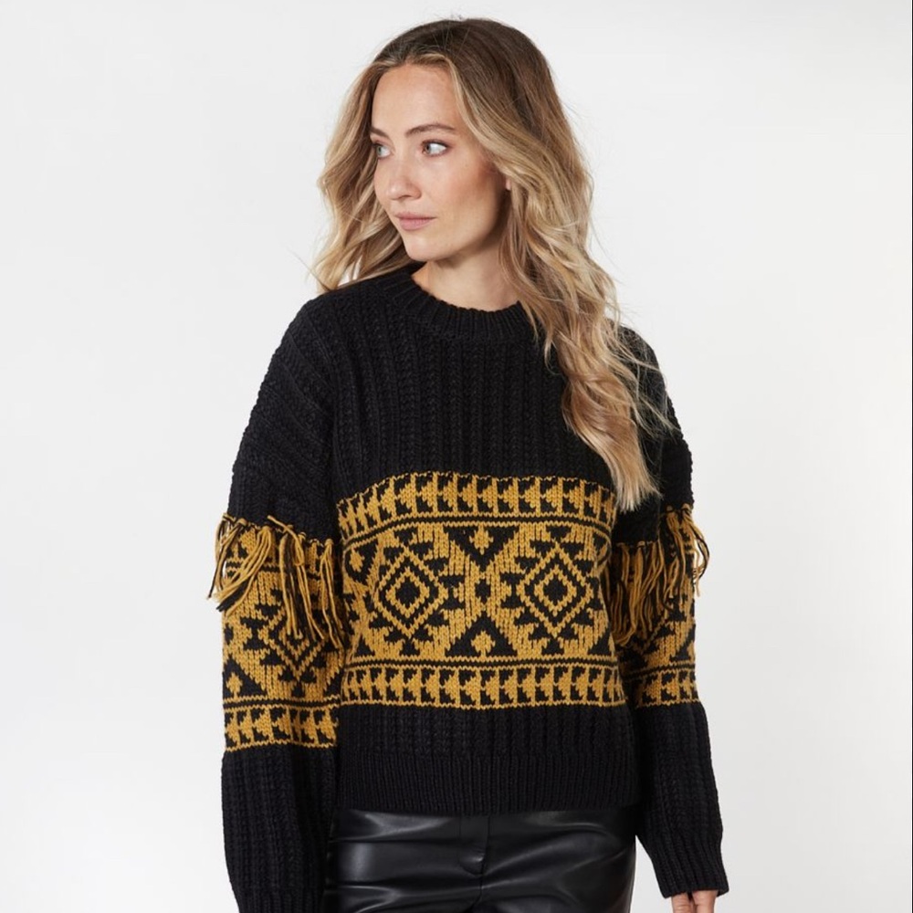 Esqualo Chunky Fringe Sweater: Size Medium